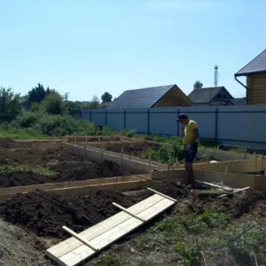 Заливка фундаментов и поясов под дом и дачу. Каменщики. Бетонщики