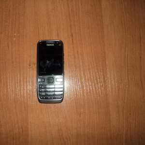 Продаю мобильный телефон NOKIA E52